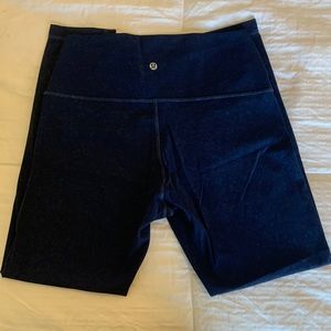 Dark blue Lululemon leggings